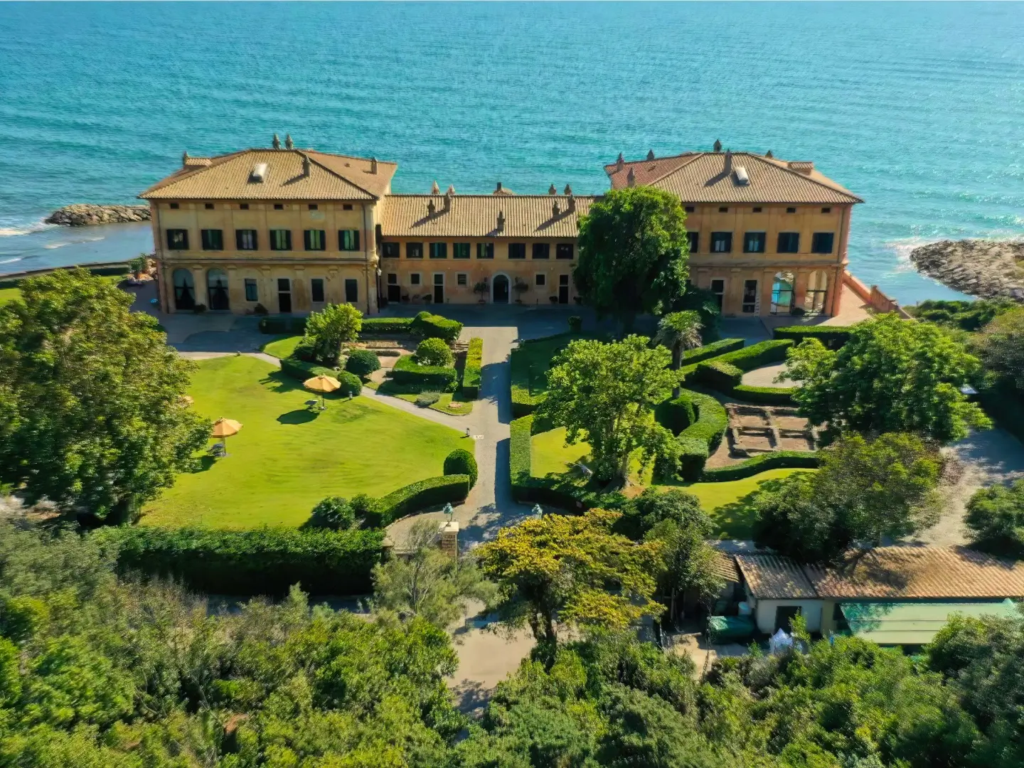 View of La Posta Vecchia Lazio's seaside villa and stunning coastline