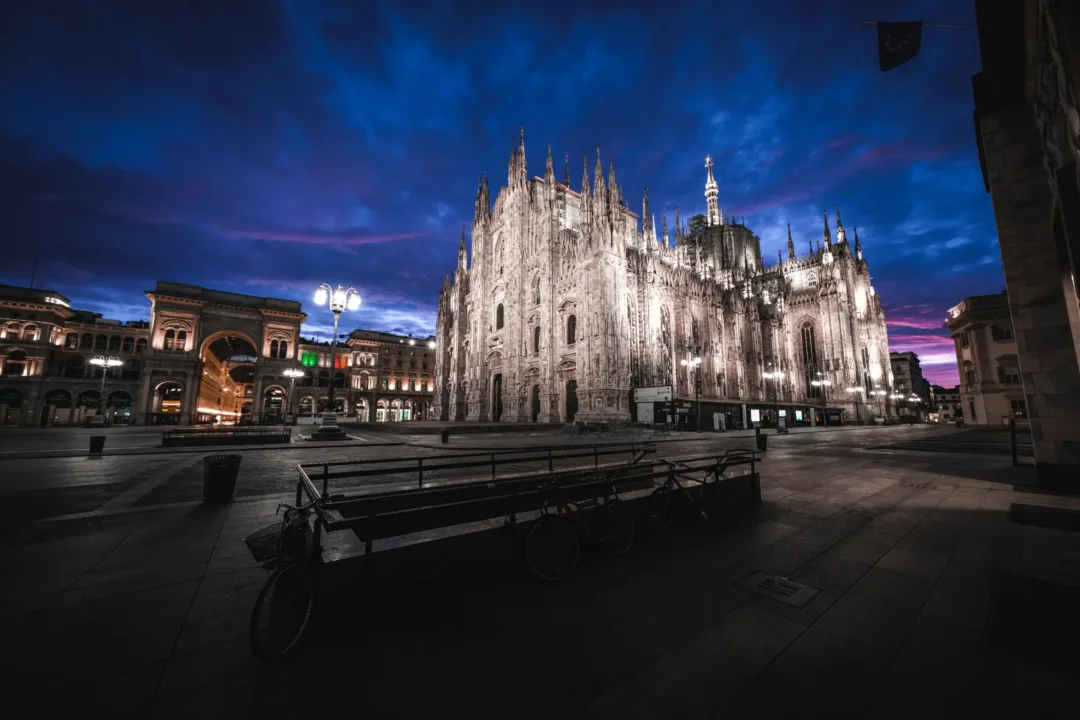A stunning view of the Duomo di Milano's intricate Gothic architecture