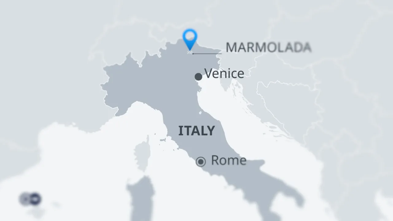 Location of Venice on the map of Italy, a captivating city of canals